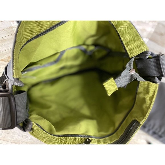 SKIP HOP DIAPER BAG Messenger Adjustable Duo Signature Grey & Green Changing Pad - Picture 14 of 15